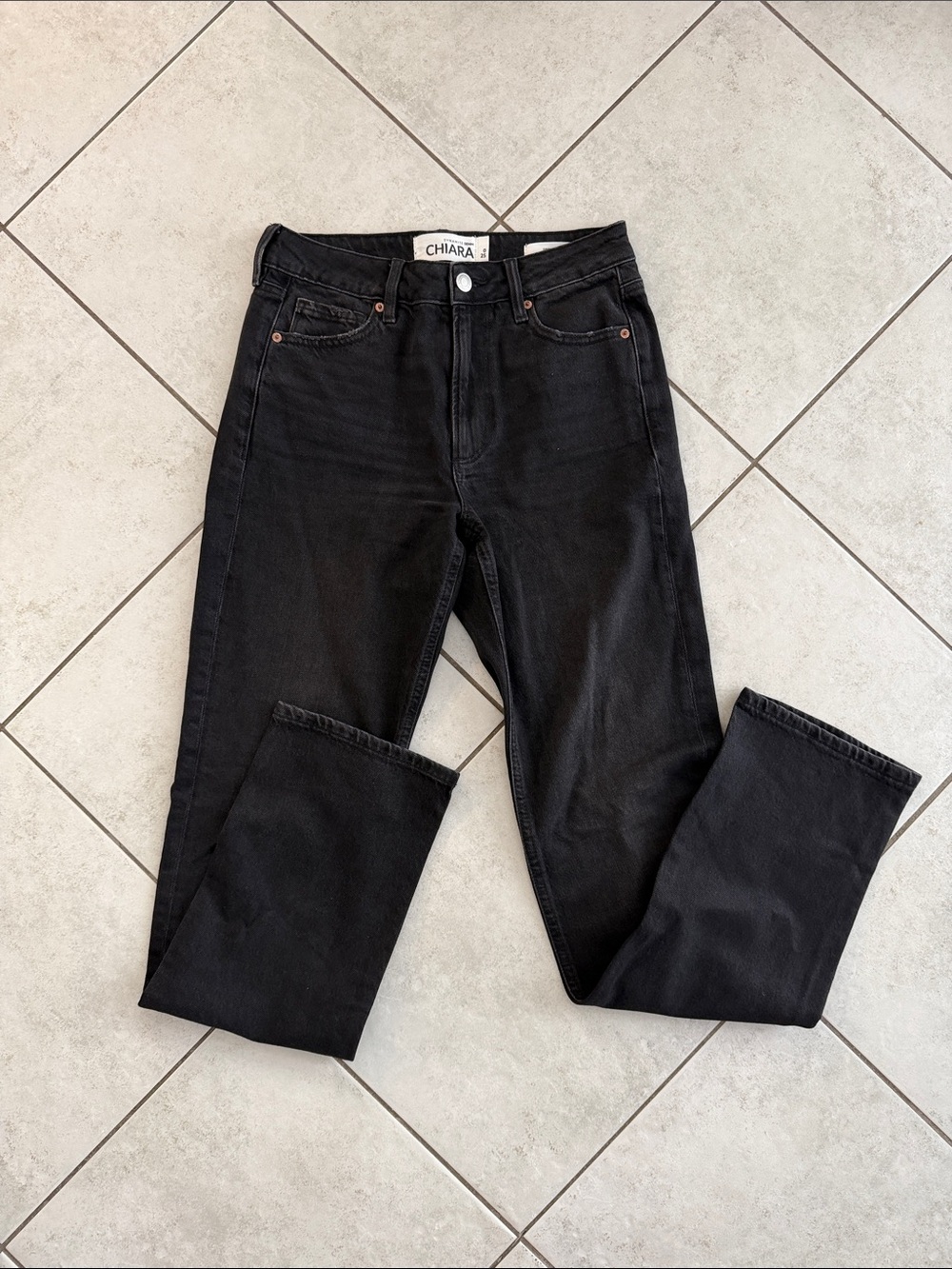Women’s Black Straight-Leg Jeans
